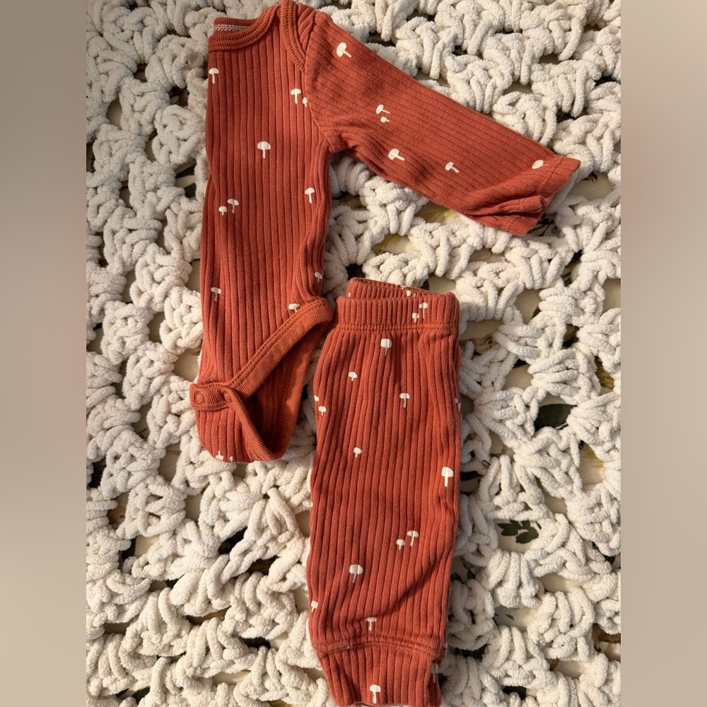 Rust Ribbed Baby Outfit with Cream Mushroom Print